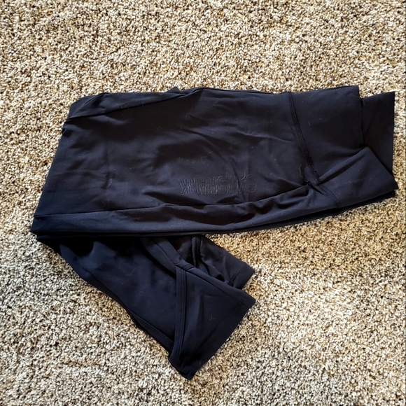 Gymshark Studio Cropped Leggings NWT - Picture 5 of 8